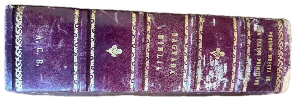 BIBLIA EN PIEL CON ATRIL