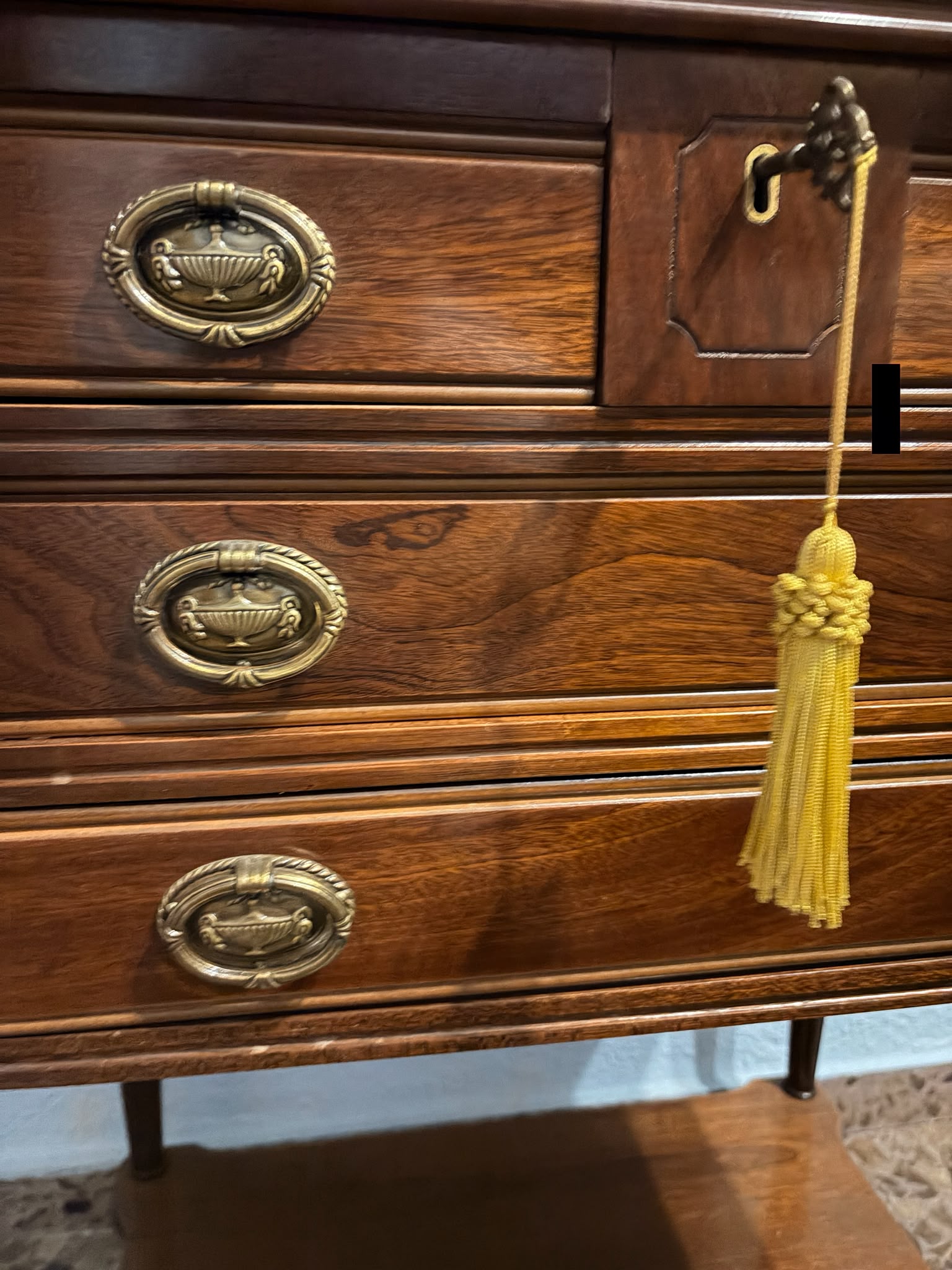 MUEBLE CUBERTERO DE MARQUETERIA